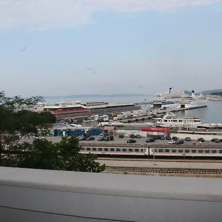 Bianca Beach * Split